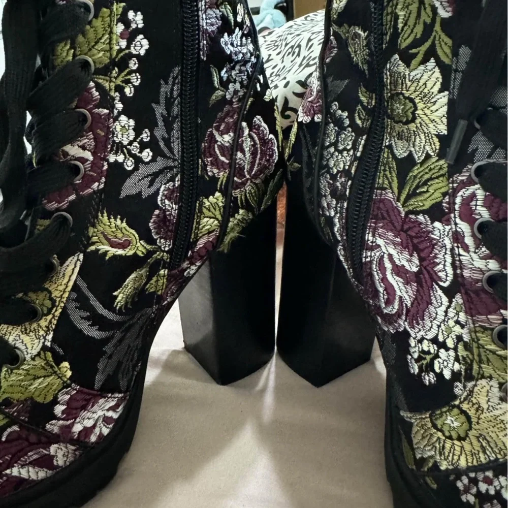 Floral Lace-Up Platform Boots - Picture 3 of 5